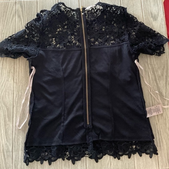 Nanette Lepore Elegant Women’s Blouse - Picture 6 of 10